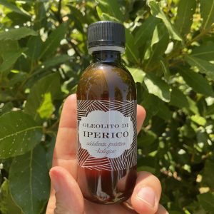 Oleolito di Iperico Biologico – Officina Naturae